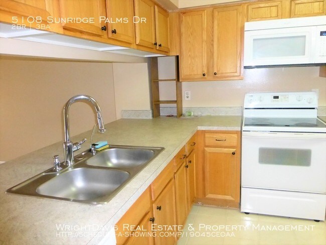 Building Photo - Charming 2BD/2.5BA Condo in Sunridge Palms