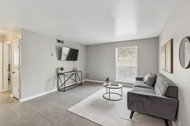 Building Photo - 400 Adamwood Dr