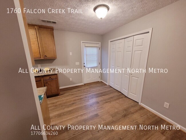 Building Photo - Cozy 2BR/1BA Ranch Home near Lake Lanier