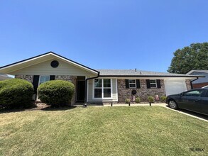Building Photo - 5323 Lauri Ln