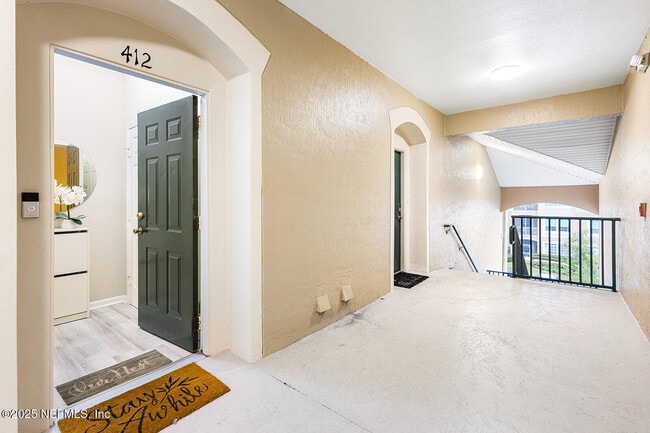 Foto del edificio - 7990 Baymeadows Rd
