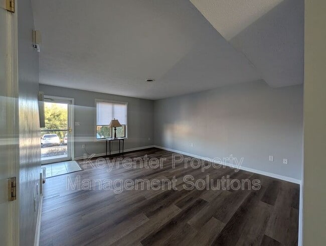 Foto del edificio - 500 Winchester Ave