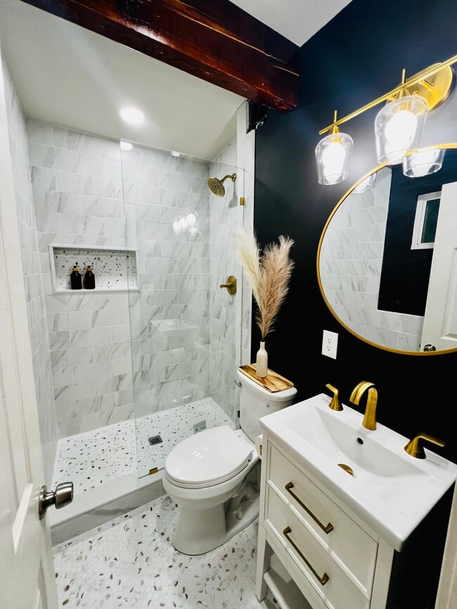 Building Photo - 719 Holly Ave