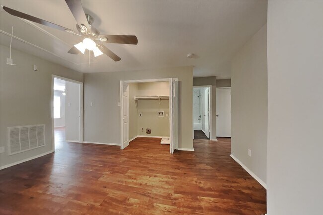 Foto del edificio - 19538 Shady Bank Dr