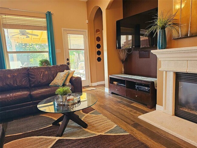 Foto del edificio - 2210 Onion Creek Pkwy