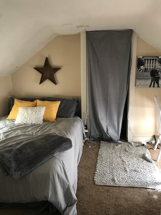 Foto del edificio - 121 N Bedford St