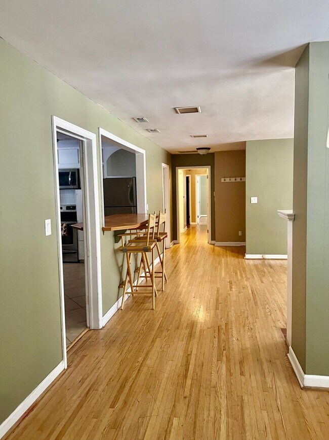 Foto del edificio - 1041 E Linwood Terrace
