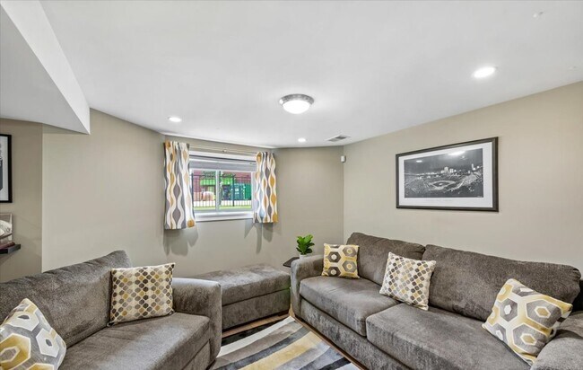 Foto del edificio - 3750 N Bernard St