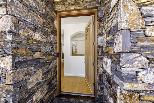 Foto del edificio - 119 Opal Ave