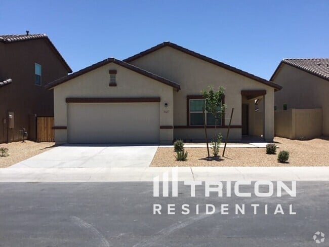 Building Photo - 4627 W Saddlebush Way