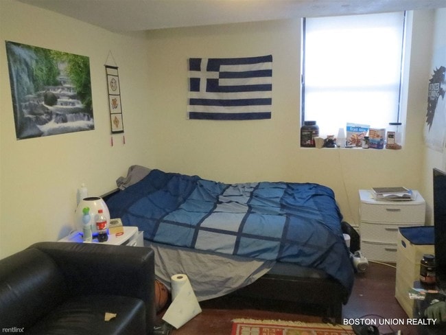 Building Photo - 6 br, 3.5 bath  - 10 Gainsborough St 1