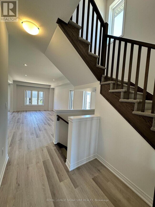 Building Photo - 448 Blackburn Dr