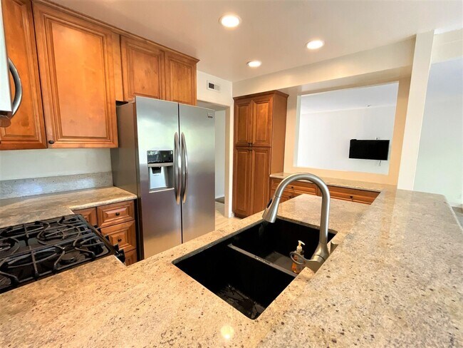 Foto del edificio - Welcome Home to Your Own Private Retreat!