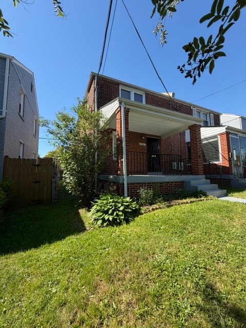 Building Photo - 639 Emerson St NE