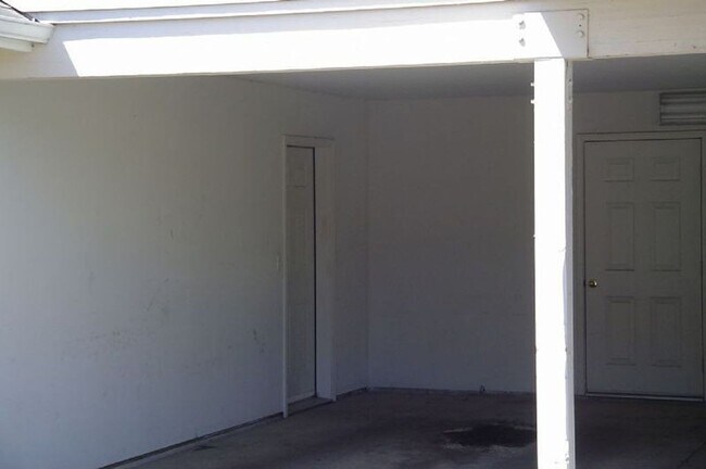 Building Photo - wilc02