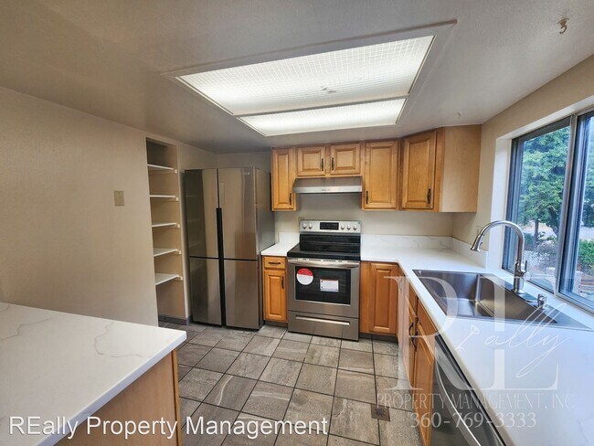 Foto del edificio - 5 br, 2 bath House - 8406 Hickory Pl