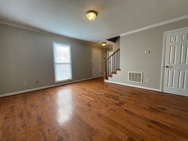 Building Photo - 123 Arcaro Dr