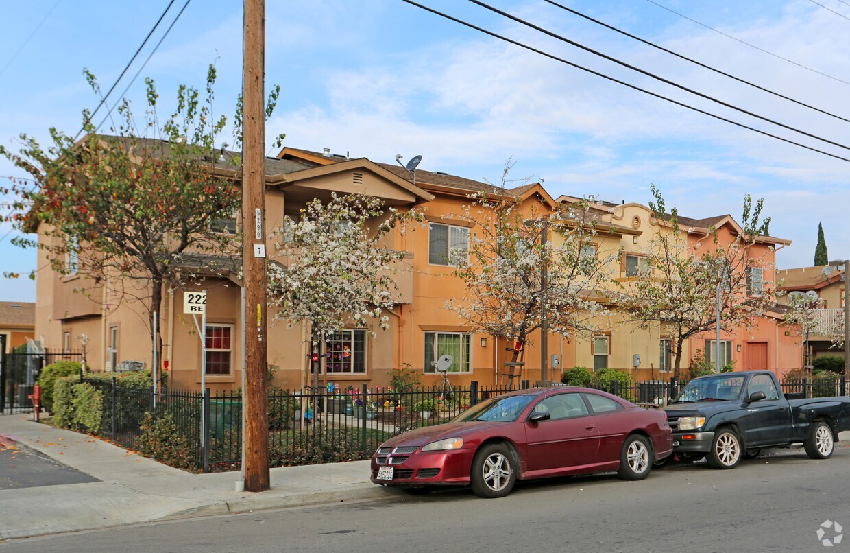 Building Photo - Windemere Apartments