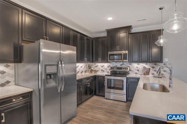 Kitchen - 919 Salamander St