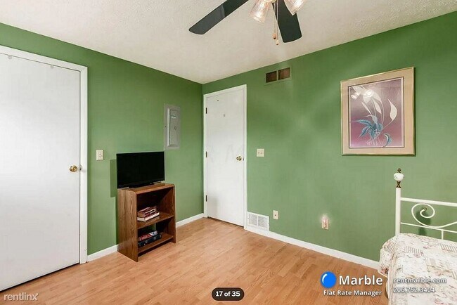 Foto del edificio - 2 br, 1.5 bath Townhome - 104 Lancelot Ln