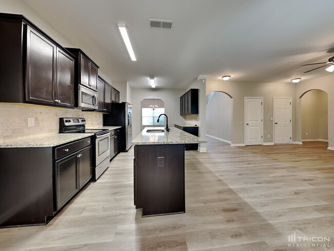 Building Photo - 452 Shady Glen Dallas GA