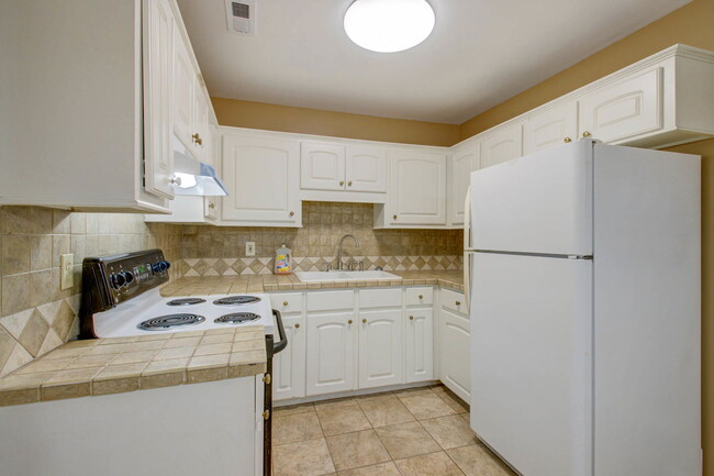 Building Photo - 2759 Oak Leaf Dr
