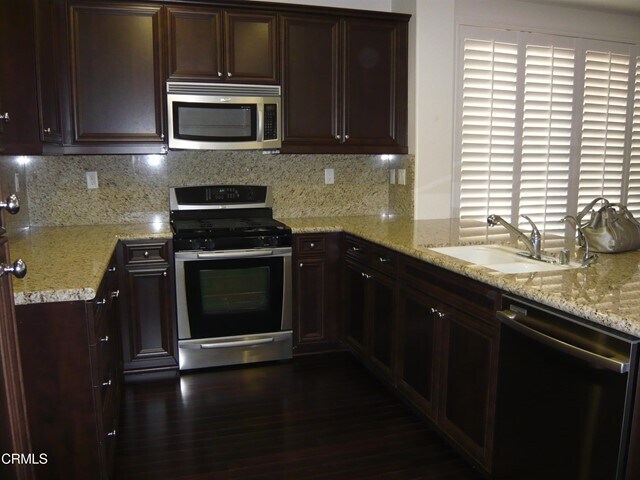 Building Photo - 3754 Dunkirk Dr