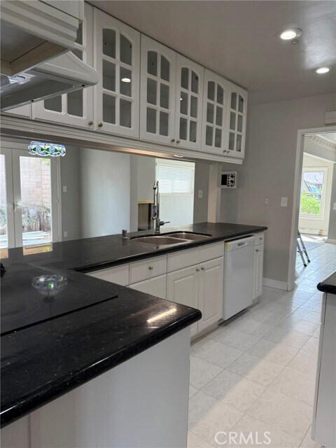 Building Photo - 15815 Parkland Dr