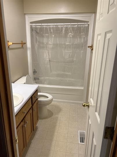 Foto del edificio - "Charming 3-Bed Home with Finished Basement & Hardwood Floors at 307 Capps Road, Walhalla"