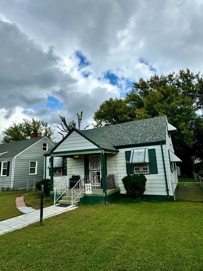 Building Photo - 1615 N 30th St
