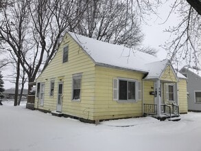 Building Photo - 266 Hoover Dr