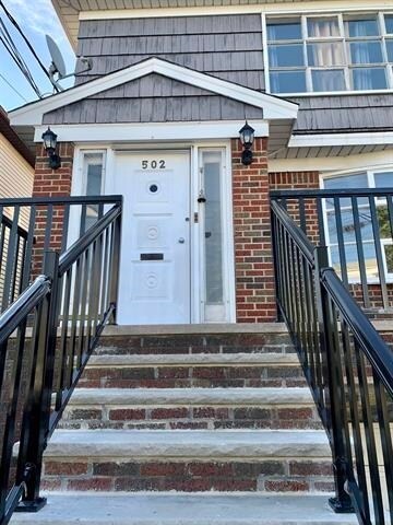 Primary Photo - 502 Ave E
