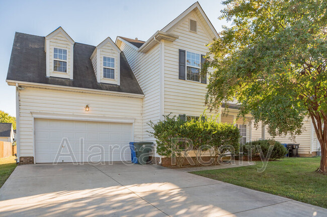 Foto del edificio - 196 Everett Park Dr