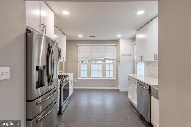 Foto del edificio - 5460 Lighthouse Ln