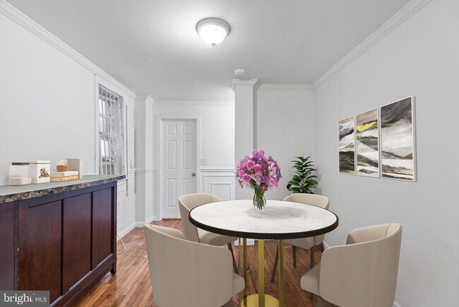 Foto del edificio - 1625 W Montgomery Ave