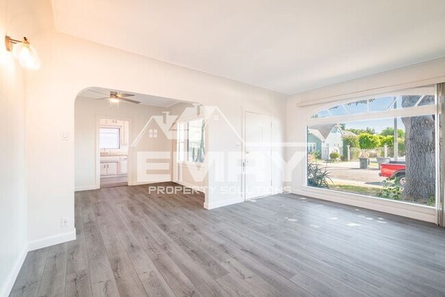 Building Photo - Charming 3-Bedroom Single Home in Lynwood ...