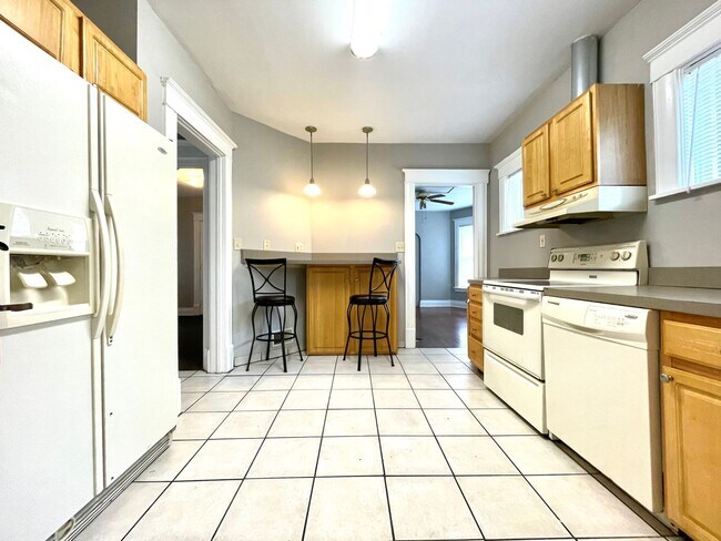 Foto del edificio - 815 W Walnut St
