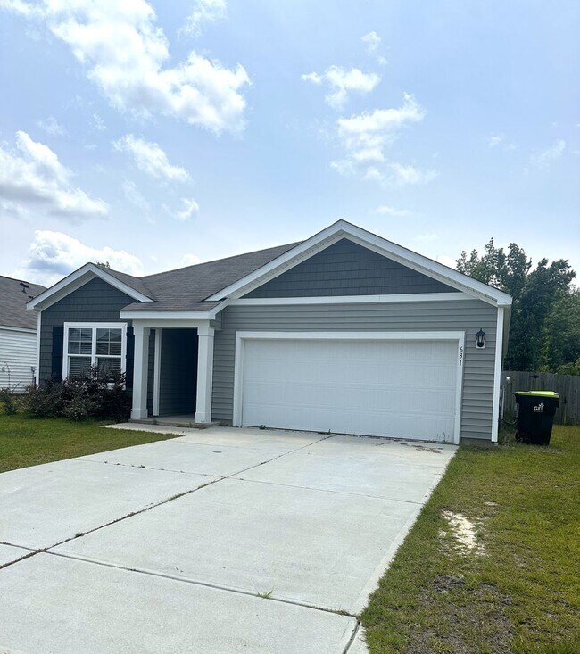 Building Photo - 631 Avington Ln NE