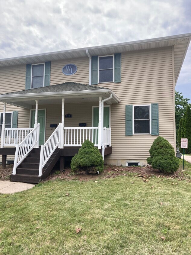 Foto principal - 528 N Randolph St