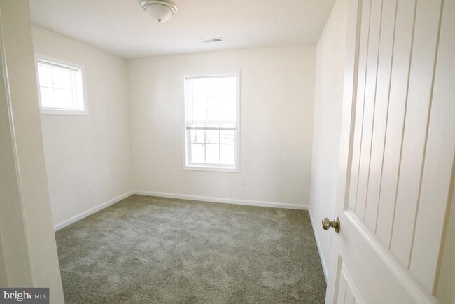 Building Photo - 101 Pacer Dr