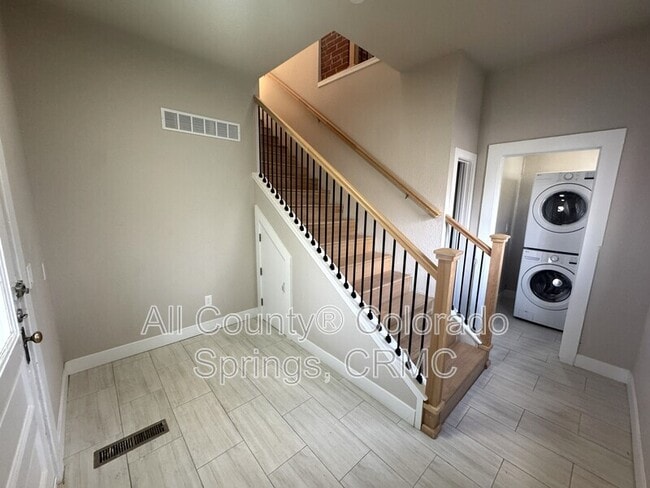 Photo - 330 E Cache La Poudre St Apartment