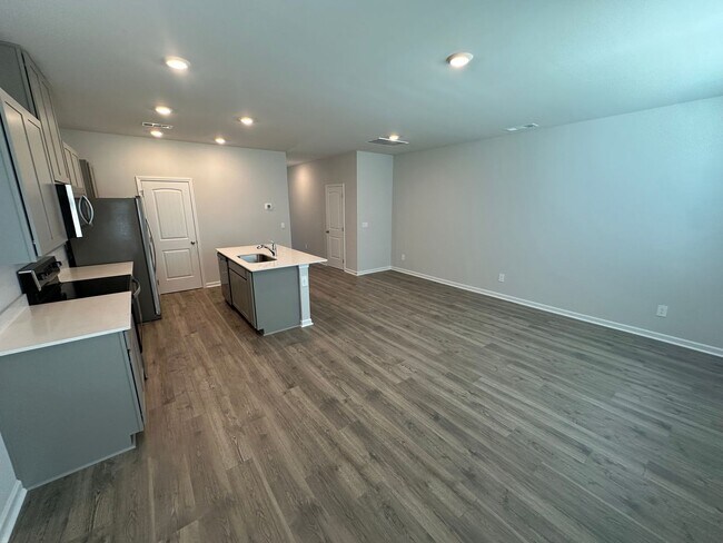 Foto del edificio - 206 Hazel Ln