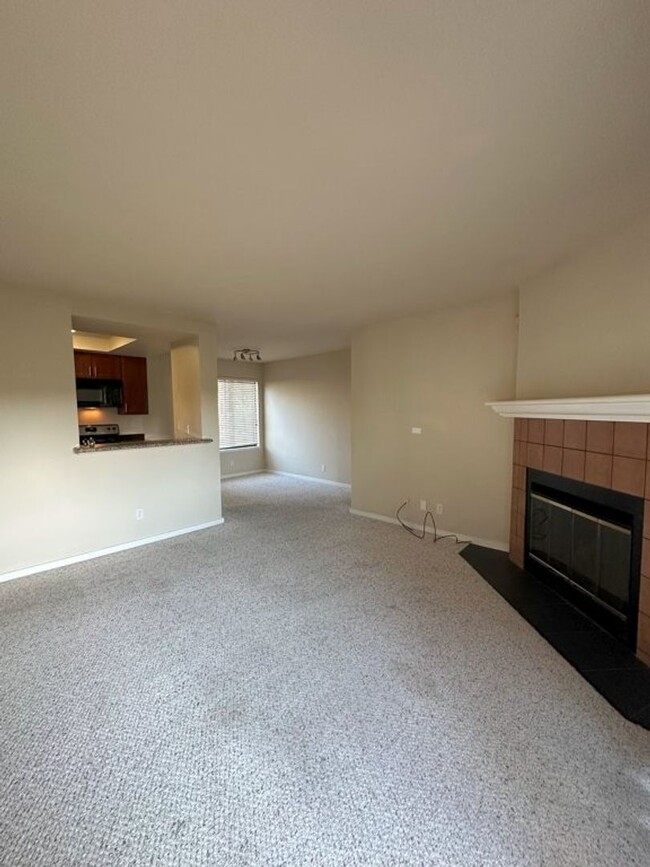 Foto del edificio - Nor Cal Realty Inc, 2 Bedroom 2 bath Condo