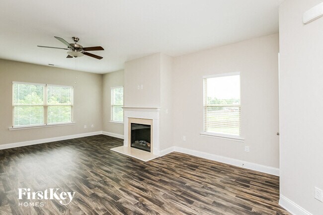 Building Photo - 72 Hidden Pines Cir