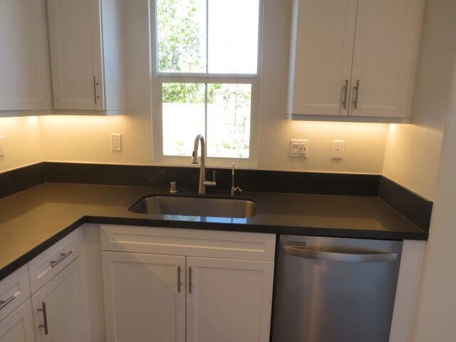 Building Photo - 4382 Pacifica Way, Unit 5