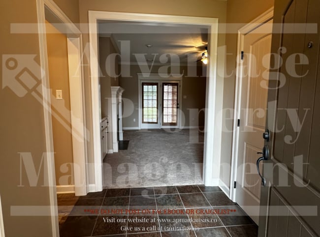 Building Photo - Warm & Welcoming Home with Open Layout and...