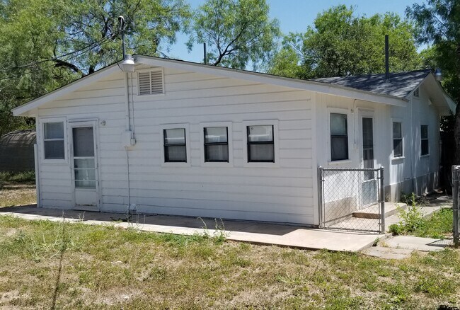 Building Photo - 6313 Sawyer Rd