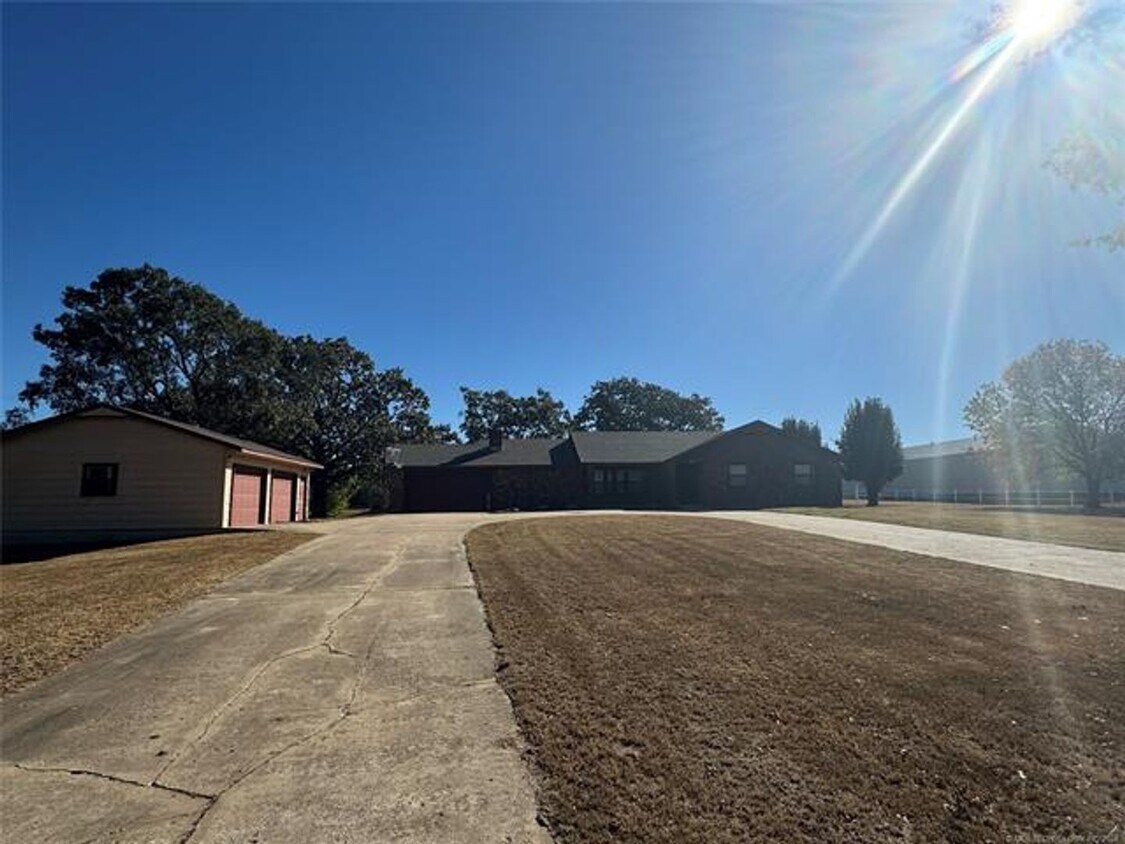 15375 N 149th E Ave, Collinsville, OK 74021 House Rental in