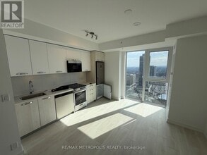 Building Photo - 75 James St S