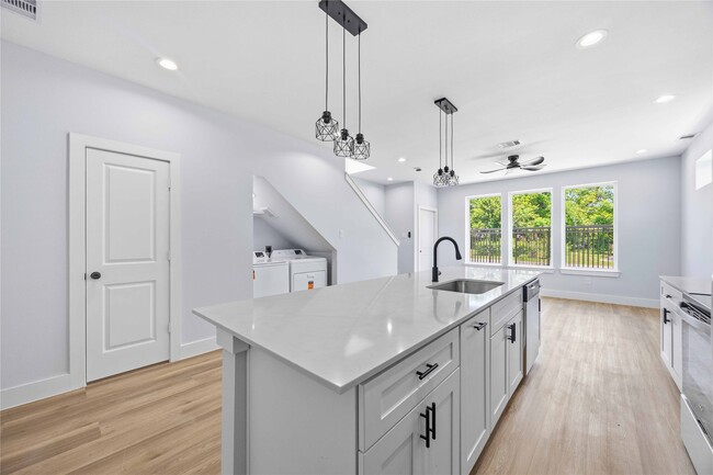 Building Photo - 4138 Larkspur St